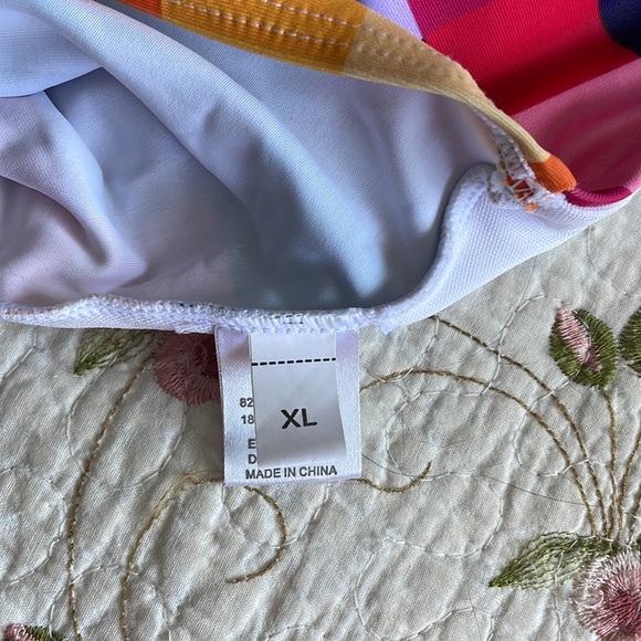 Colorful One-piece Swimsuit - Picture 6 of 6